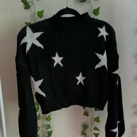 star sweater! good condition and good quality:) - Picture 2 of 2